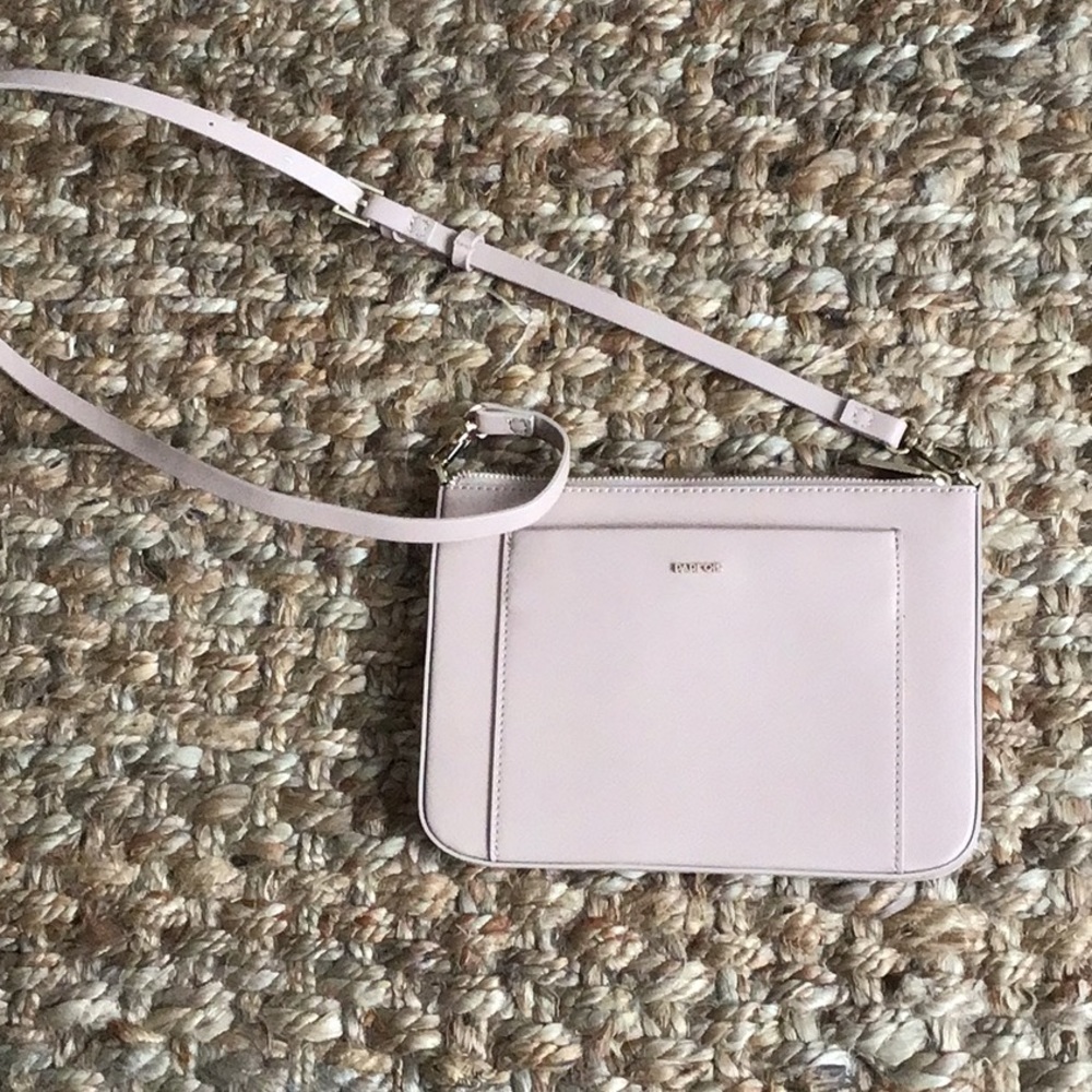 Like New Parfois cream crossbody bag
